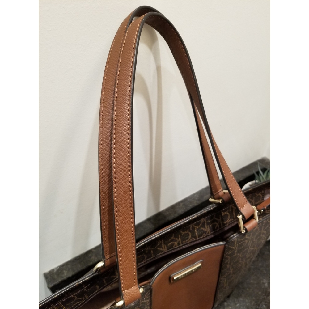 Calvin Klein Tote Large - Picture 4 of 6